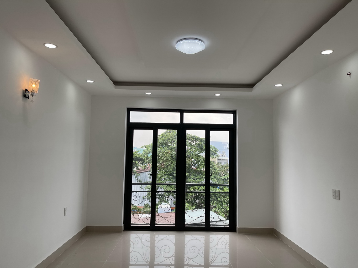 Bán nhà Nguyễn Văn Nghi, Quận Gò Vấp, Tuyệt phẩm 4 lầu thiết kế Cổ Điển tuyệt đẹp, khu dân trí cao